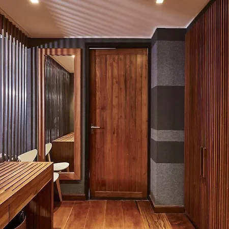 Luxx Langsuan Hotel - Sha Plus