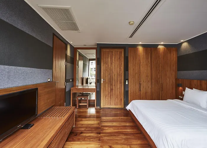 Luxx Langsuan - Sha Hotel Bangkok