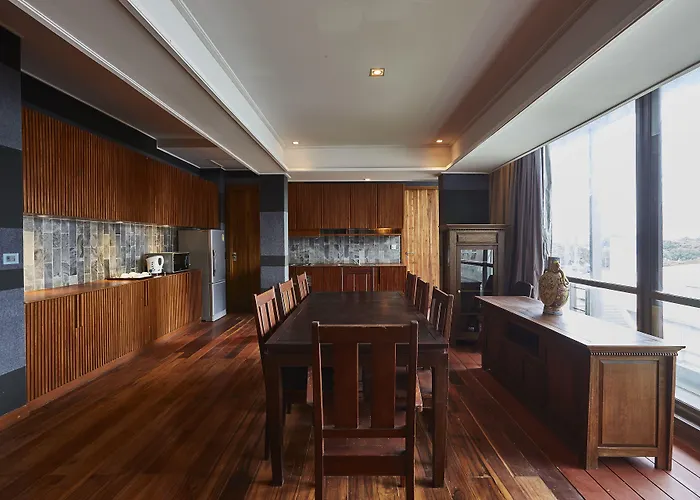 Luxx Langsuan - Sha Hotel