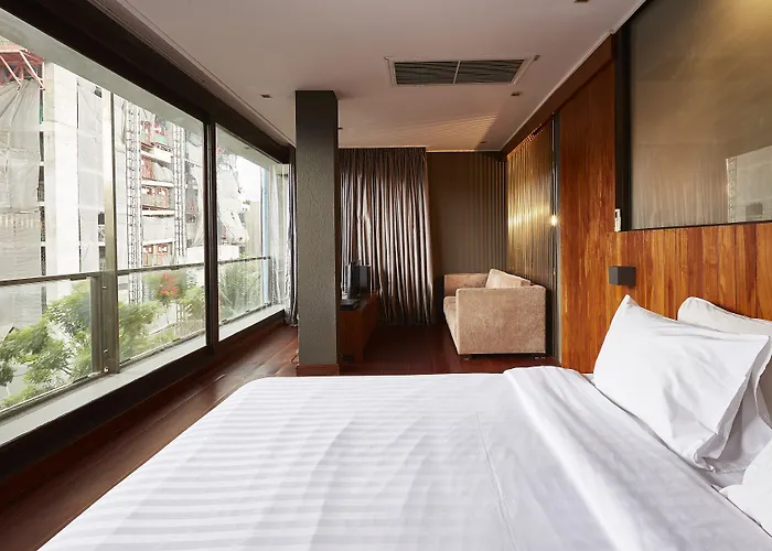 Hotel Luxx Langsuan - Sha Bangkok