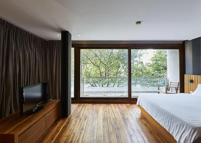 Hotel Luxx Langsuan - Sha