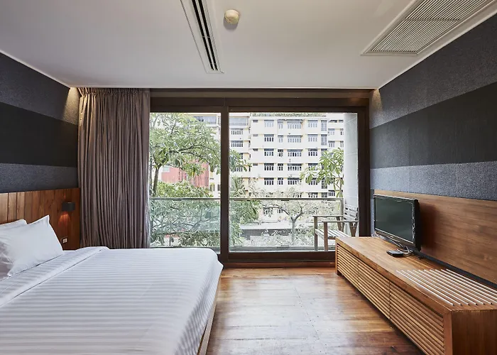 Luxx Langsuan - Sha 4*