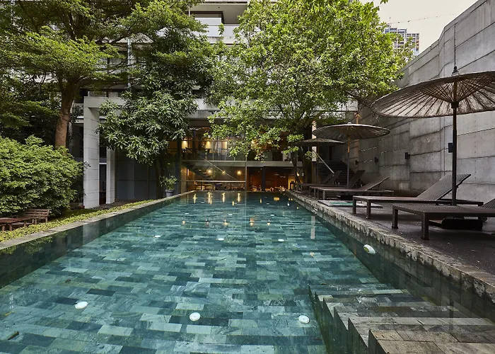 Hotel Luxx Langsuan - Sha 4*