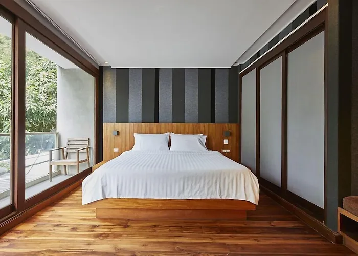Hotel Luxx Langsuan - Sha