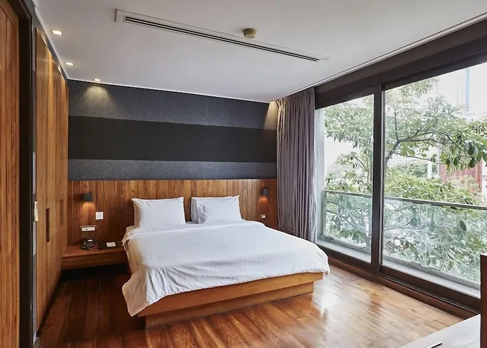 Hotel Luxx Langsuan - Sha Bangkok