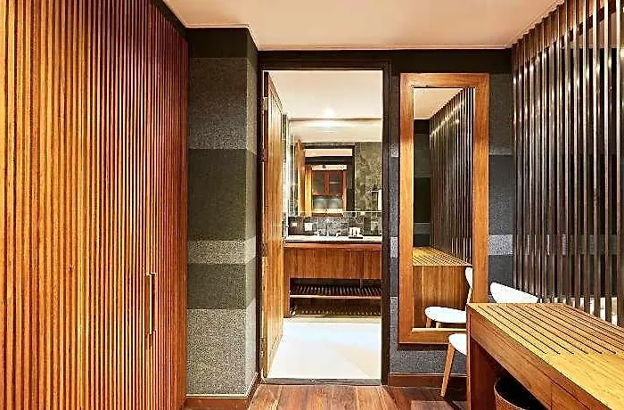 Hotel Luxx Langsuan - Sha Bangkok