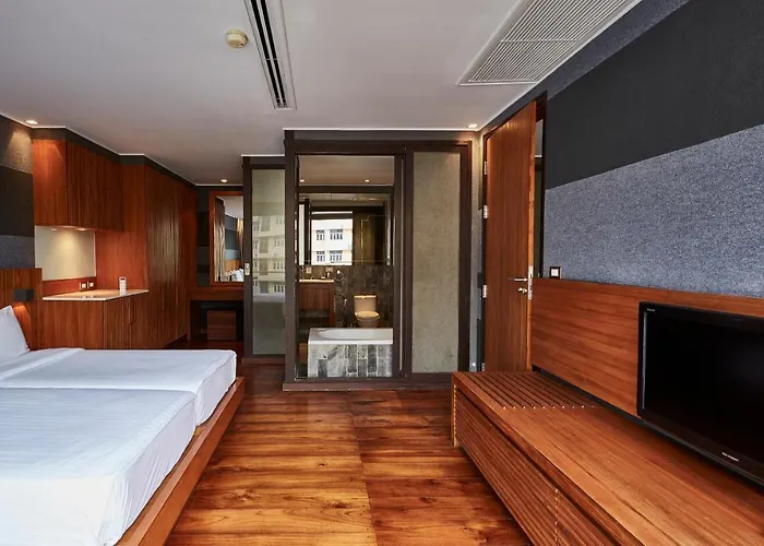 Luxx Langsuan - Sha Hotel Bangkok