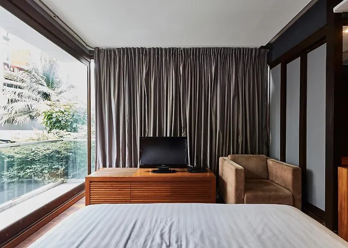 Luxx Langsuan - Sha 4*