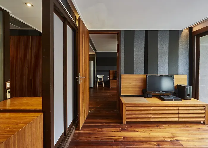 Hotel Luxx Langsuan - Sha Bangkok