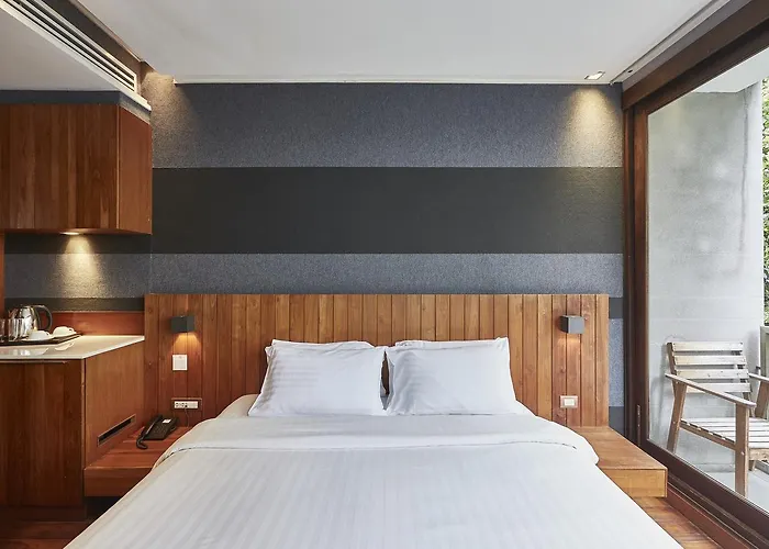 Hotel Luxx Langsuan - Sha 4*