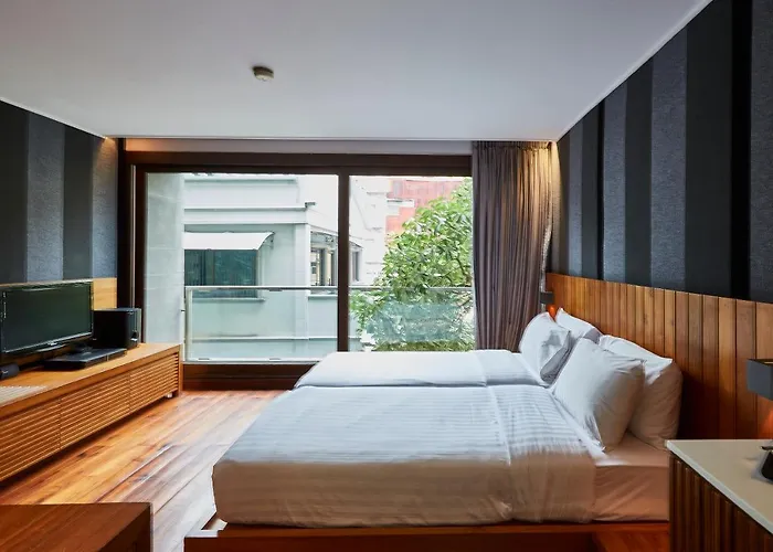 Luxx Langsuan - Sha 4*