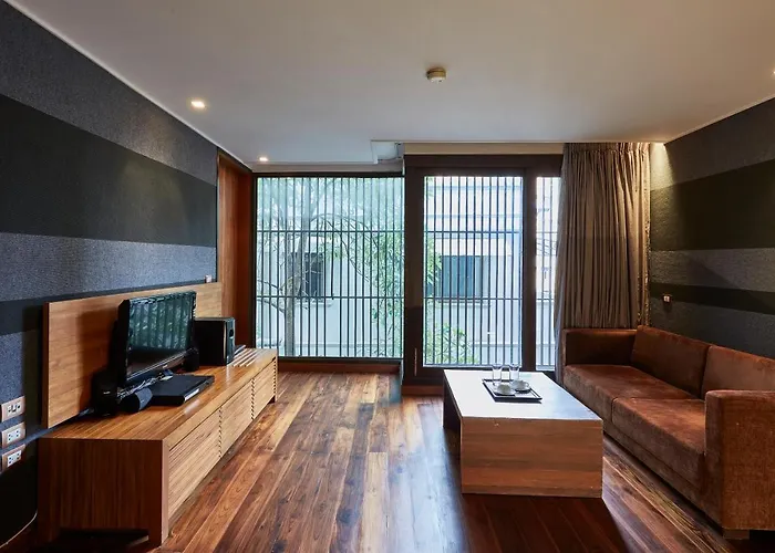 Hotel Luxx Langsuan - Sha 4*
