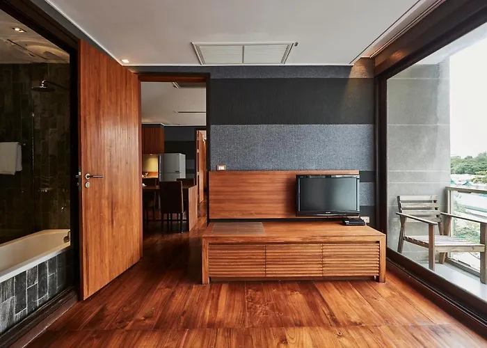 Hotel Luxx Langsuan - Sha Bangkok